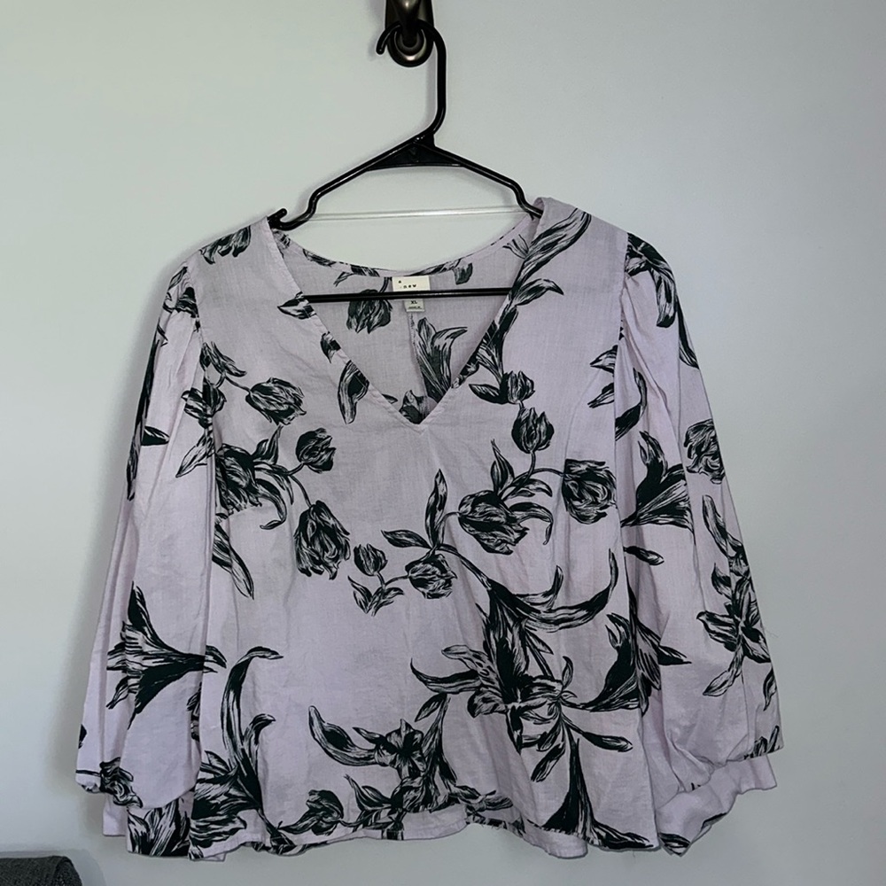 Light violet floral 3/4 sleeve blouse